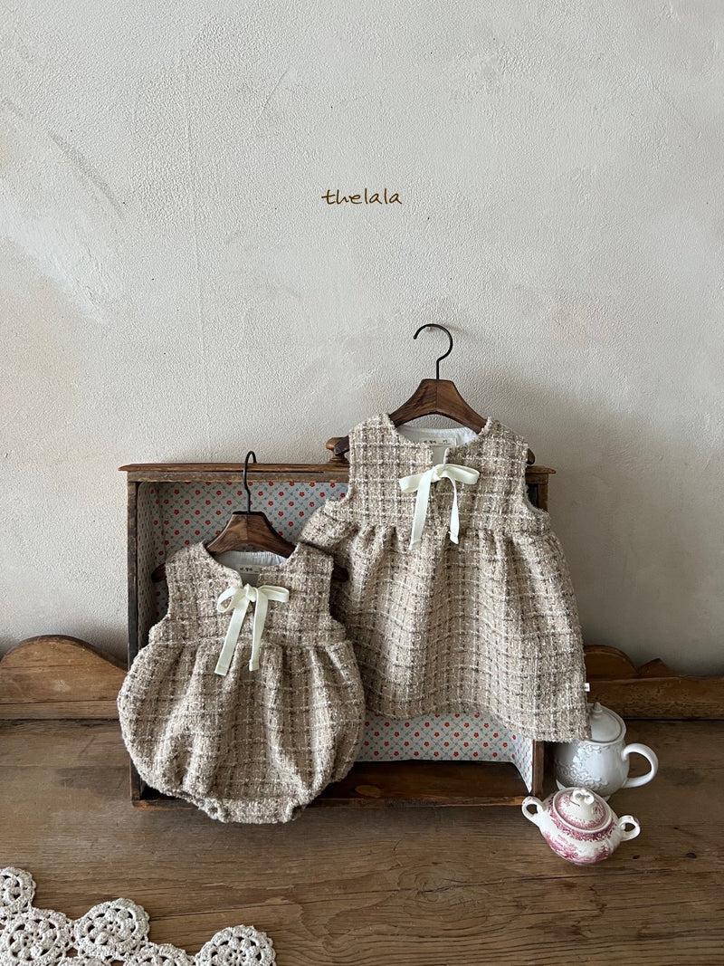 thelala / tweed suit