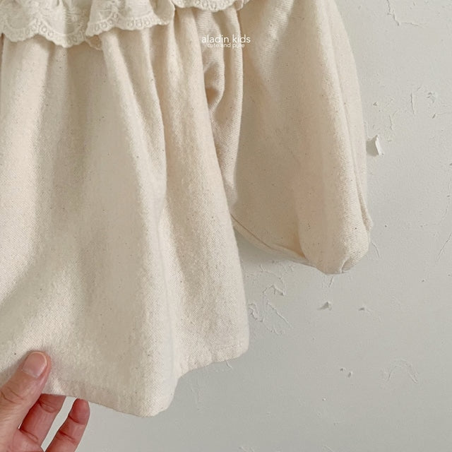 aladin / york embroidery blouse