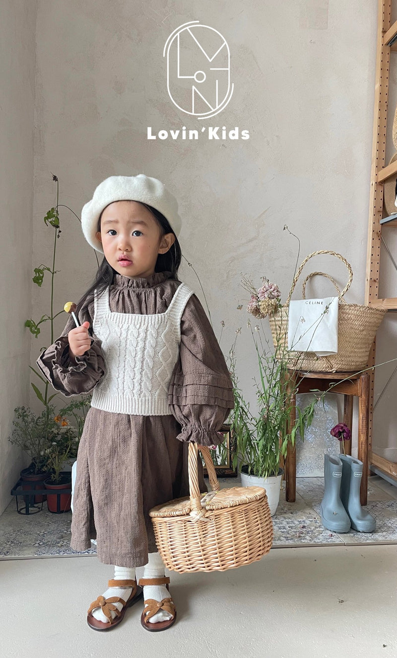 lovin / knit vest