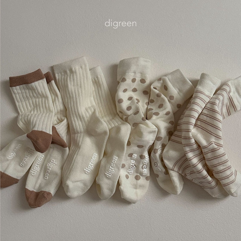 digreen / together white socks