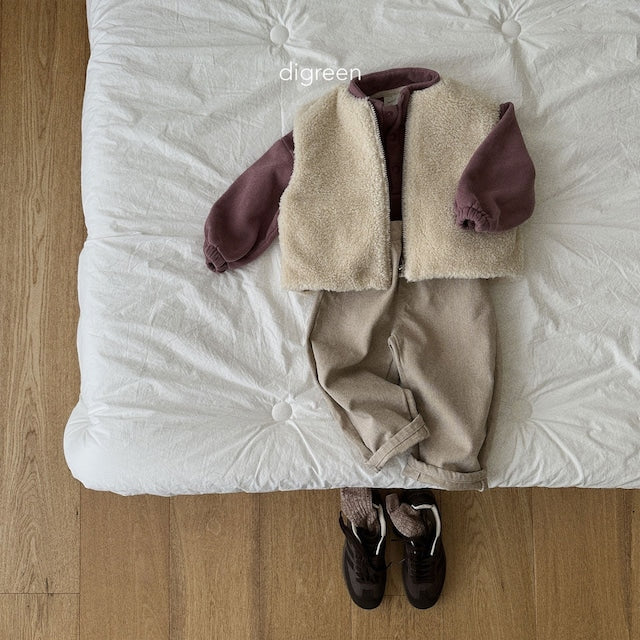digreen / crispy vest