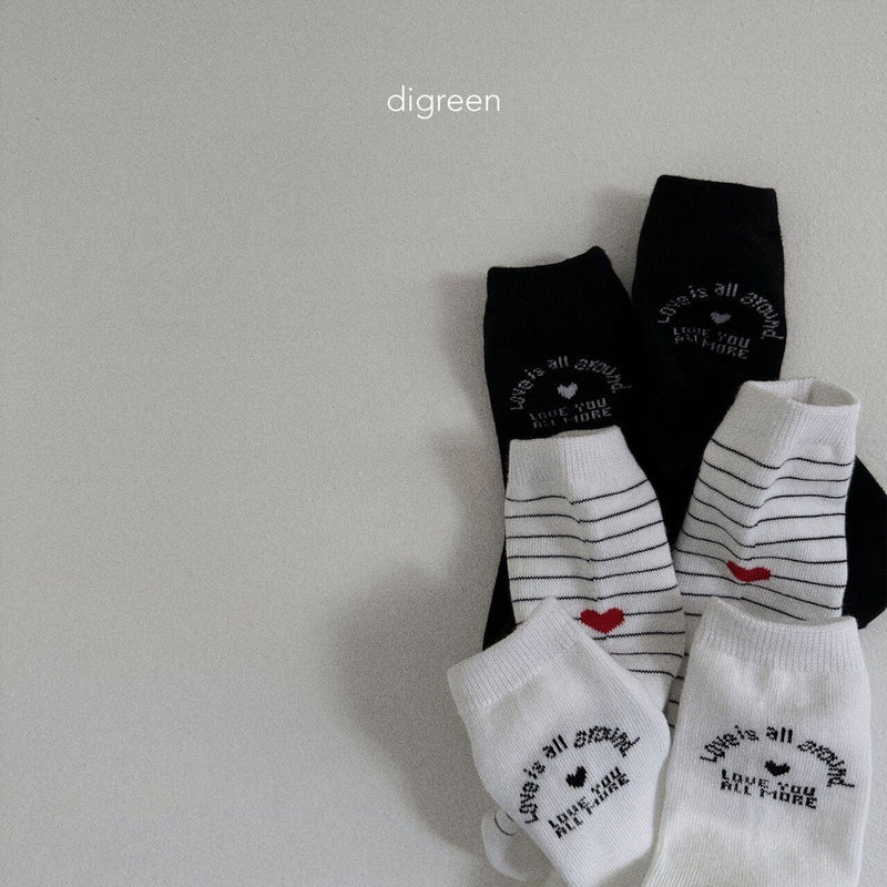 digreen / love socks