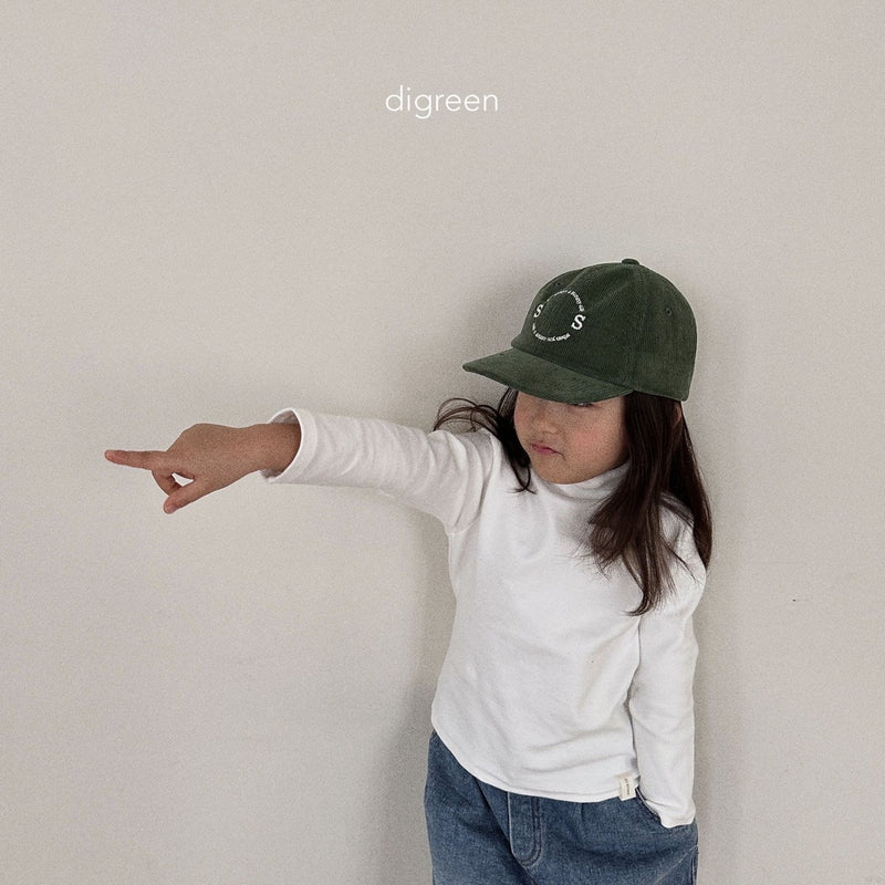 digreen / daily turtleneck tee