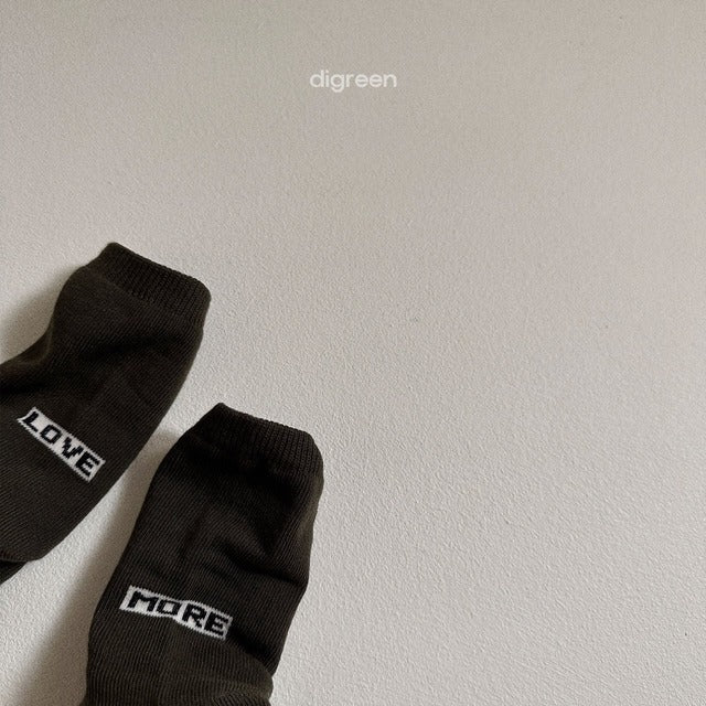 digreen / more love socks