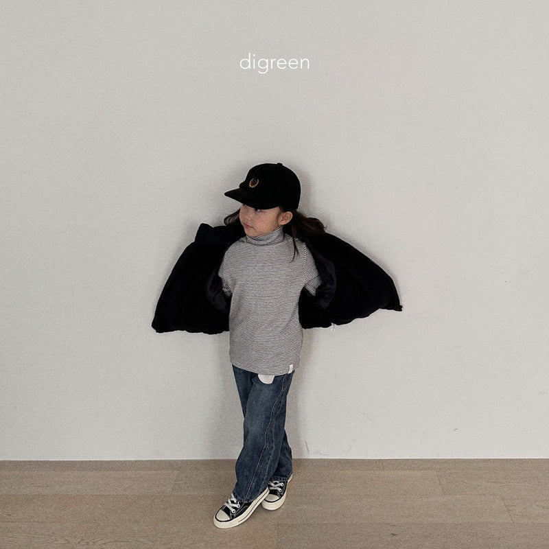 digreen / daily turtleneck tee