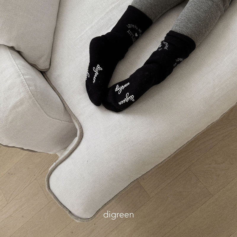 digreen / love socks