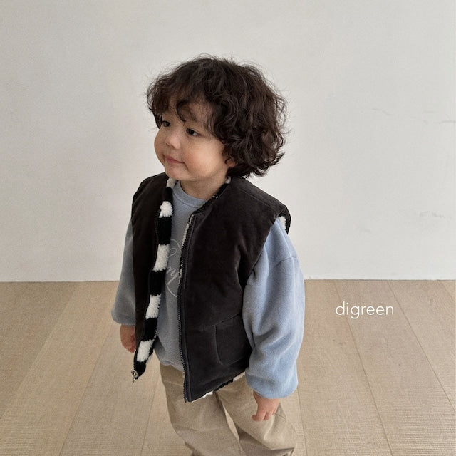 digreen / crispy vest