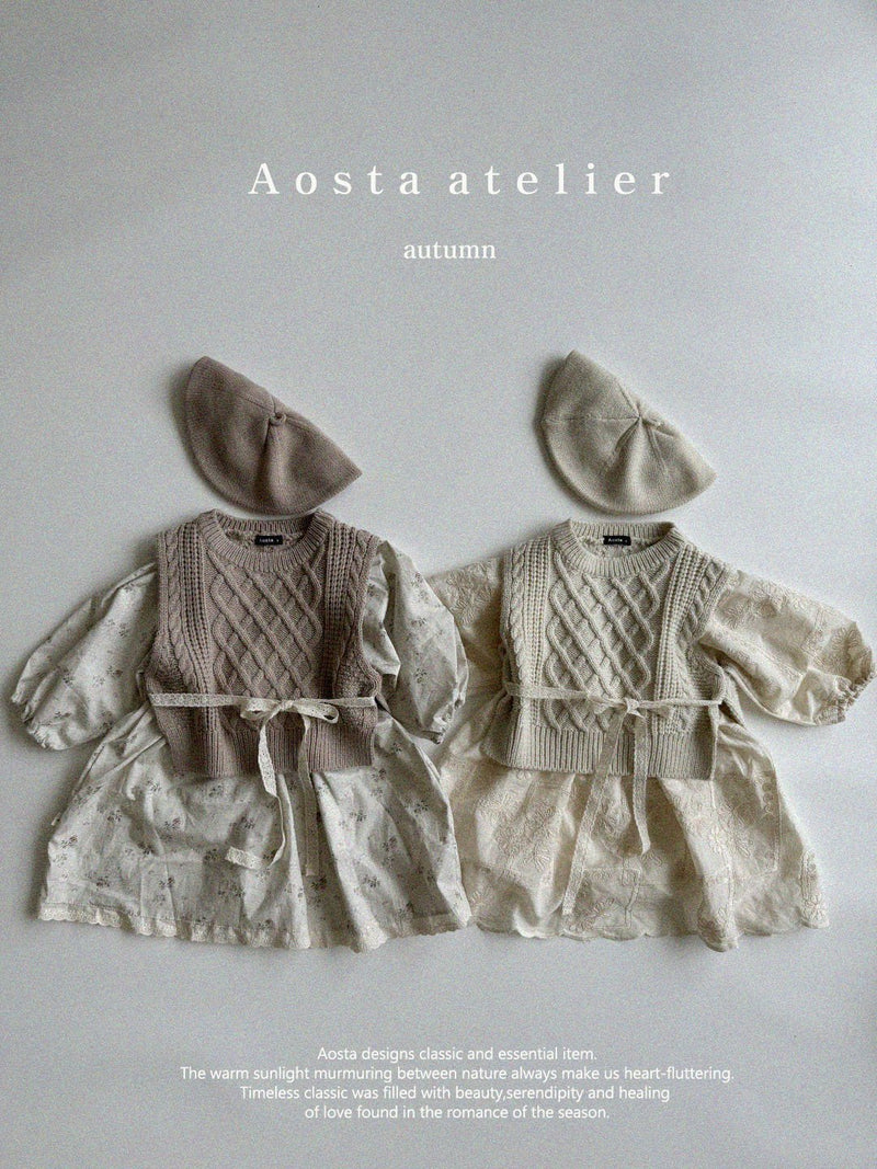 aosta / knit vest