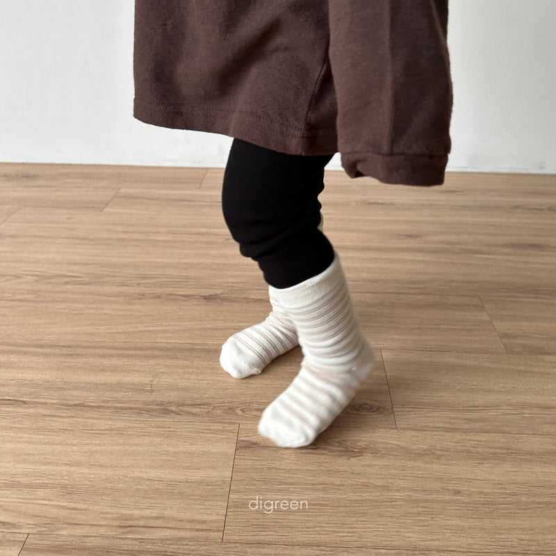 digreen / together white socks