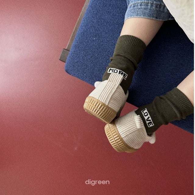 digreen / more love socks