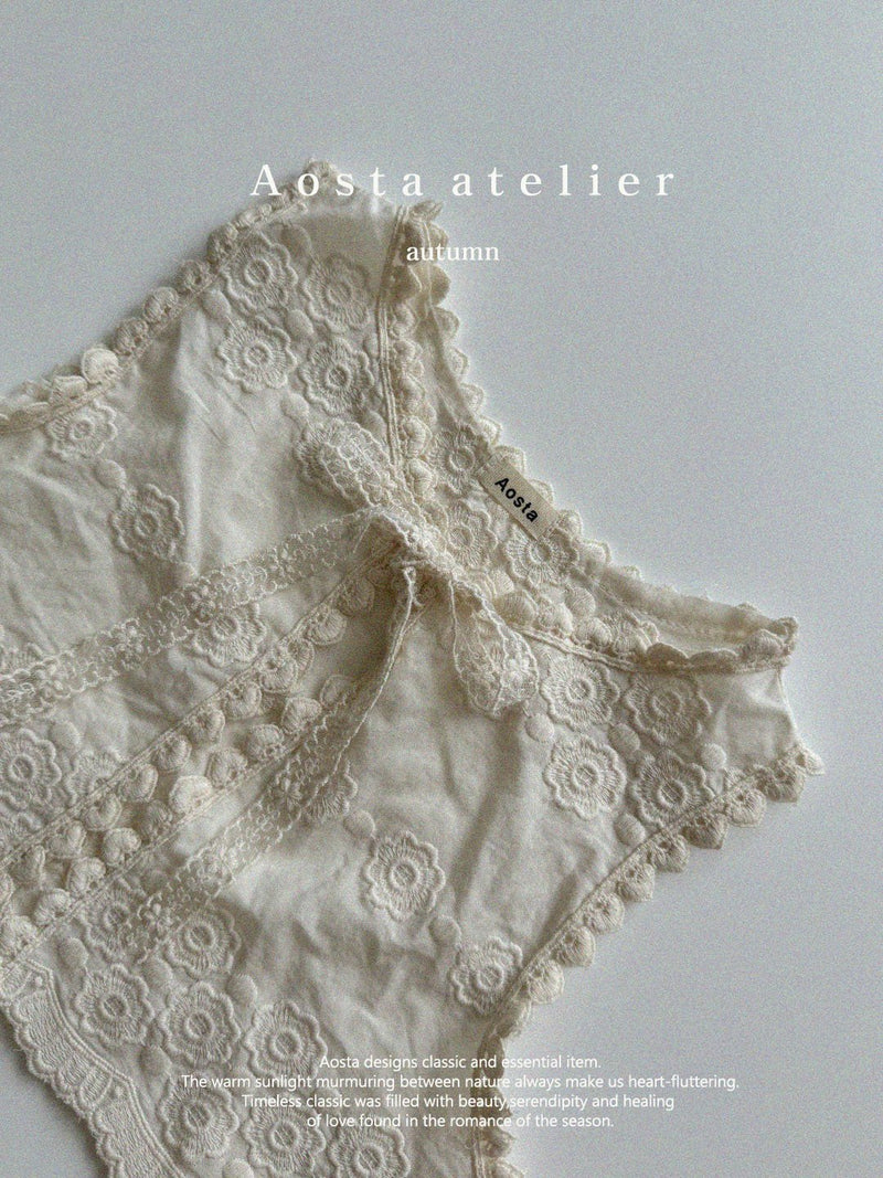 aosta / lace vest