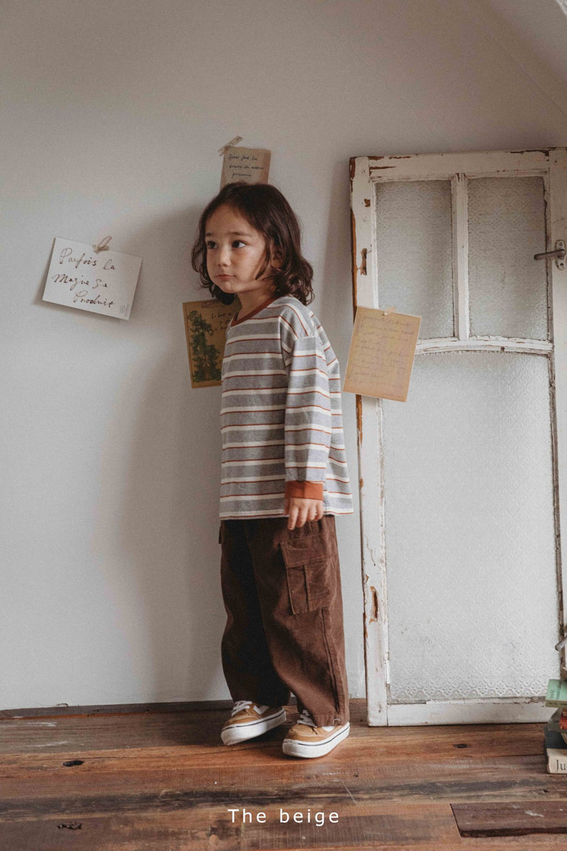 the beige / mulch stripe tee