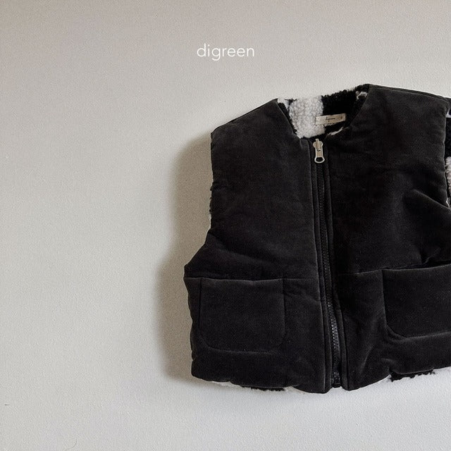 digreen / crispy vest
