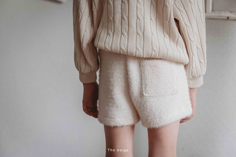 the beige / knit shorts