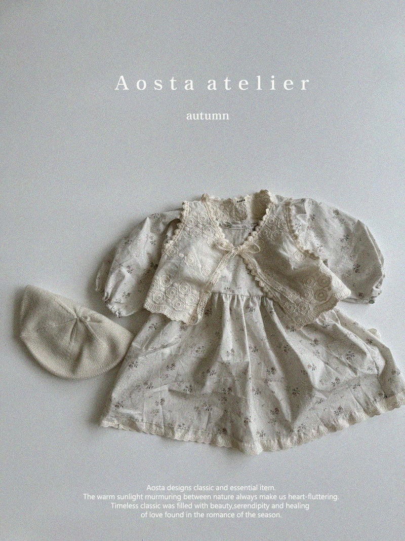 aosta / lace vest