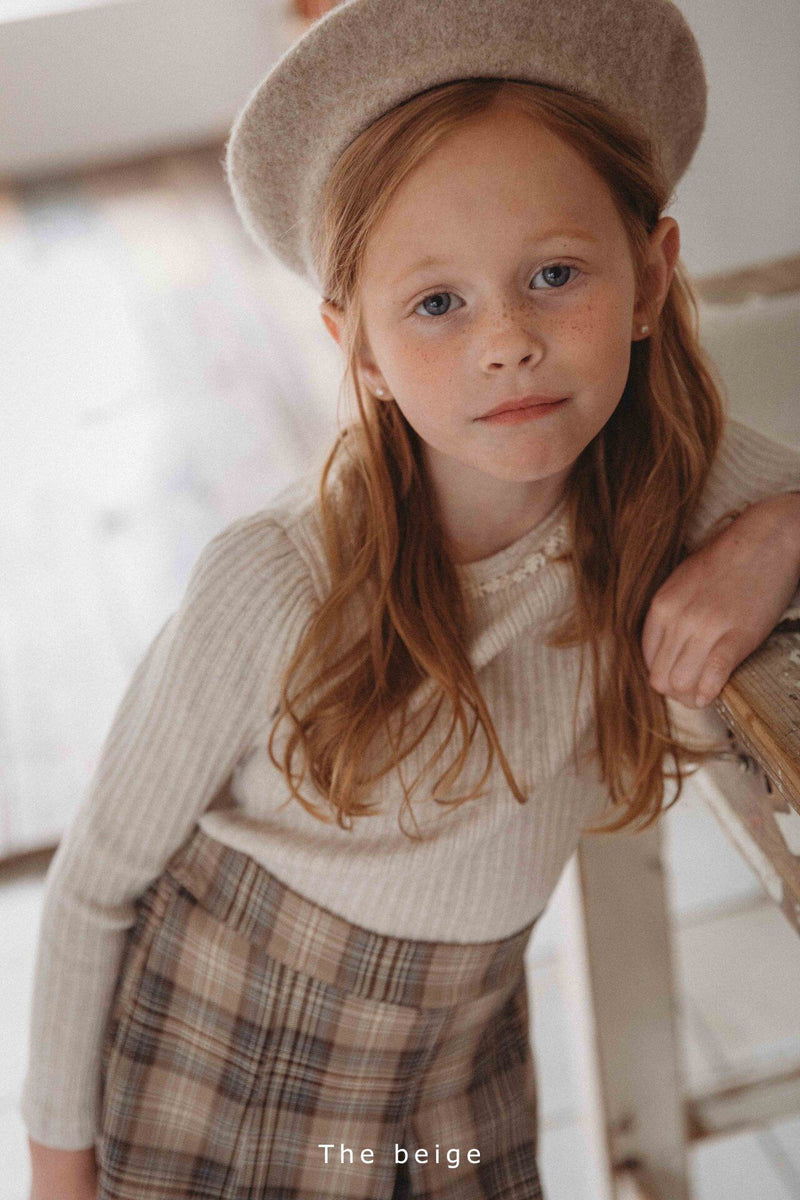 the beige / plain lace tee