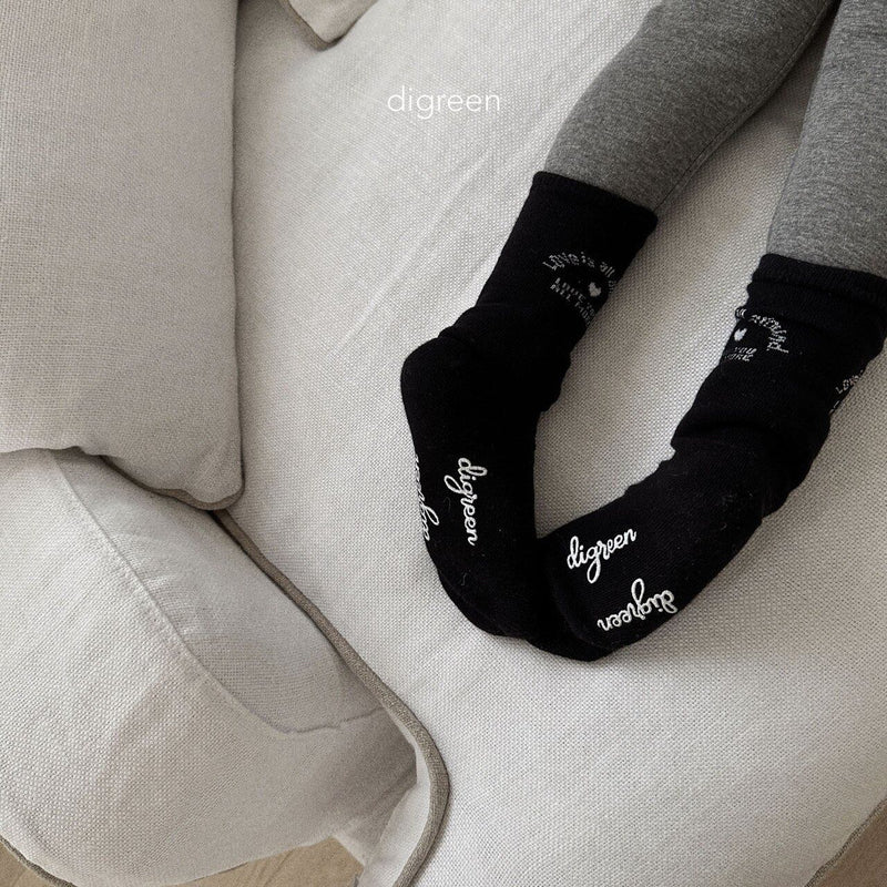 digreen / love socks