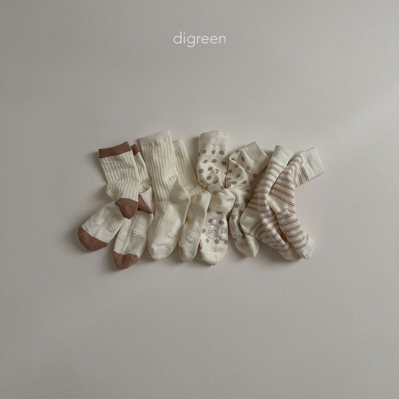 digreen / together white socks