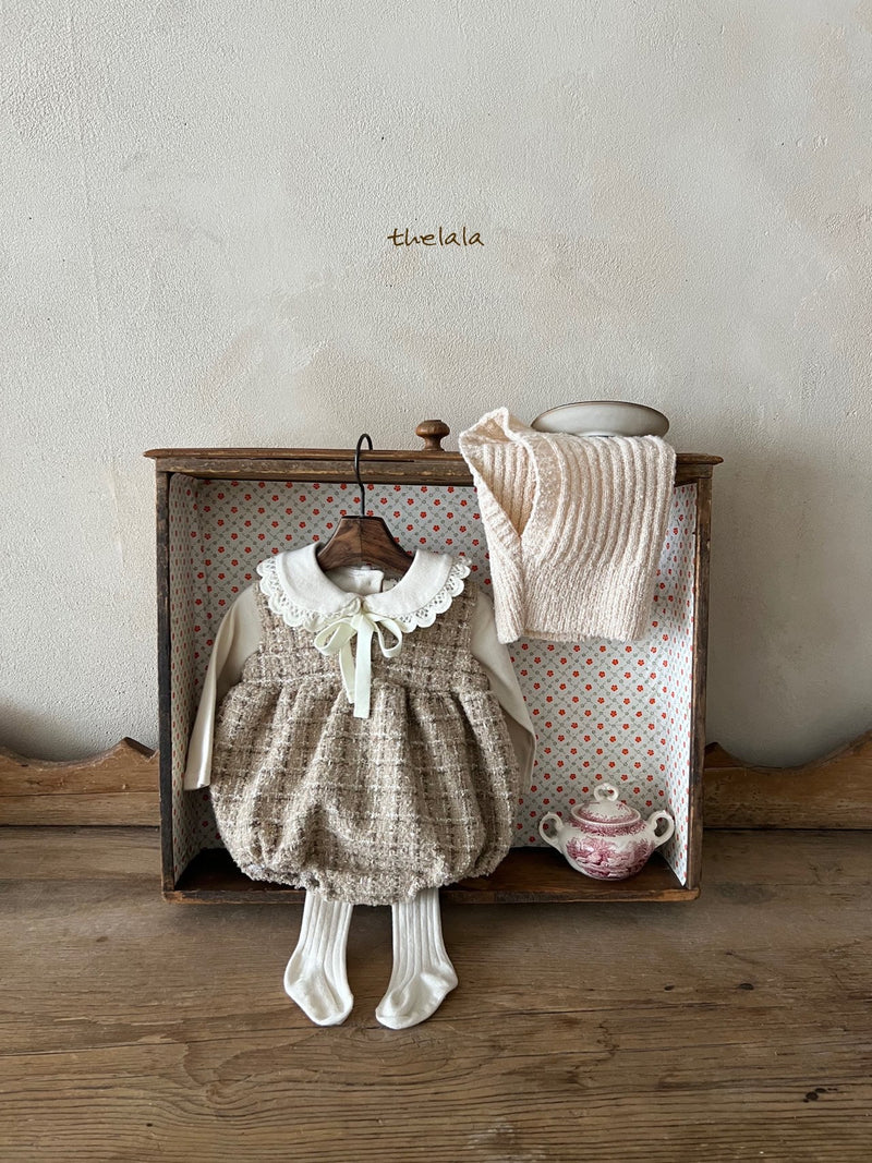 thelala / tweed suit