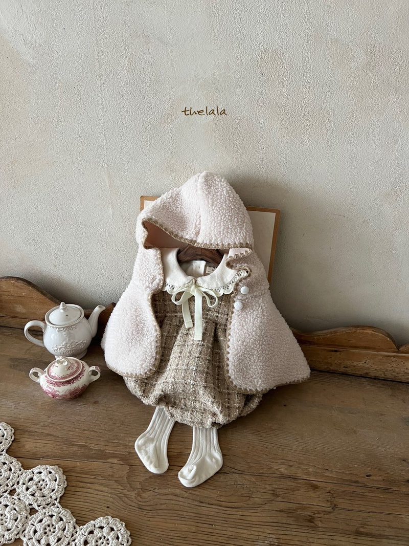 thelala / tweed suit