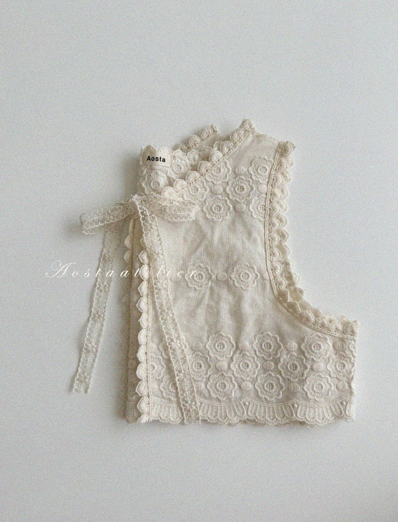 aosta / lace vest