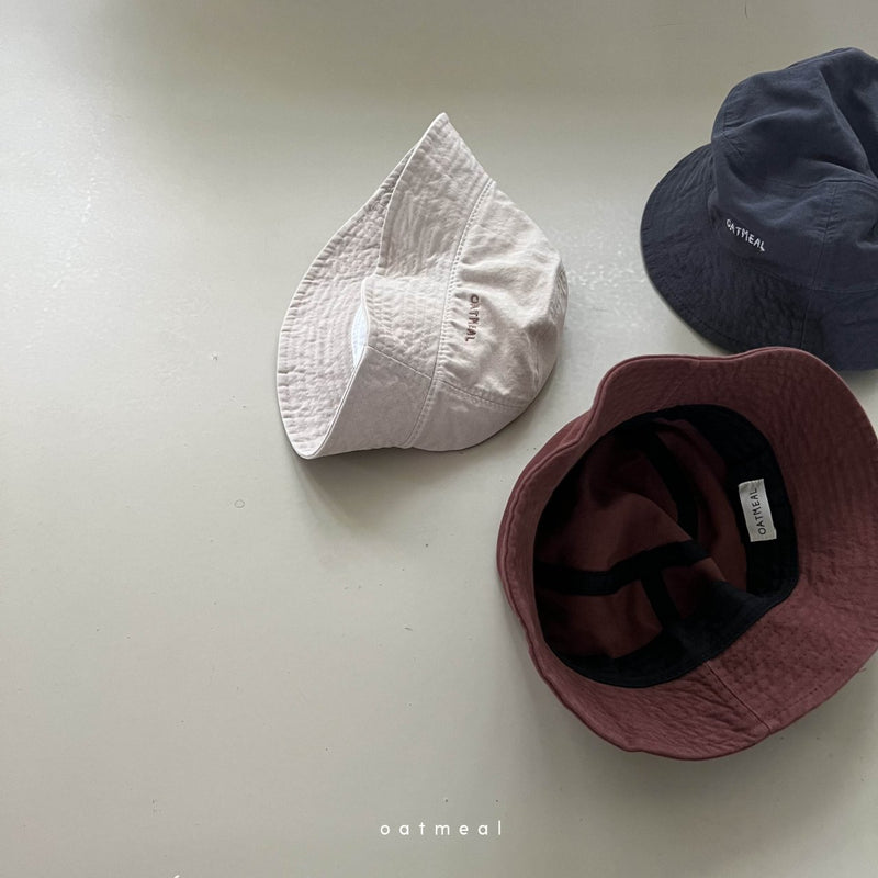 oatmeal / IU bucket hat