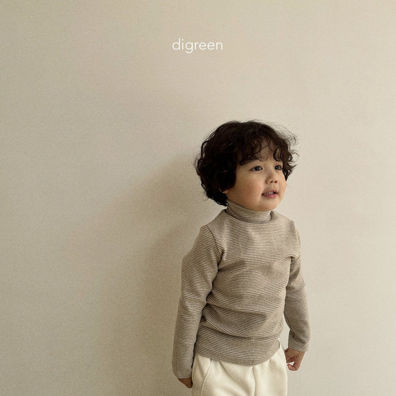 digreen / daily turtleneck tee