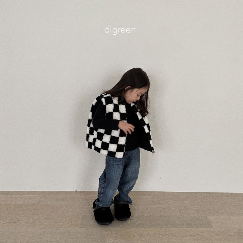 digreen / crispy vest