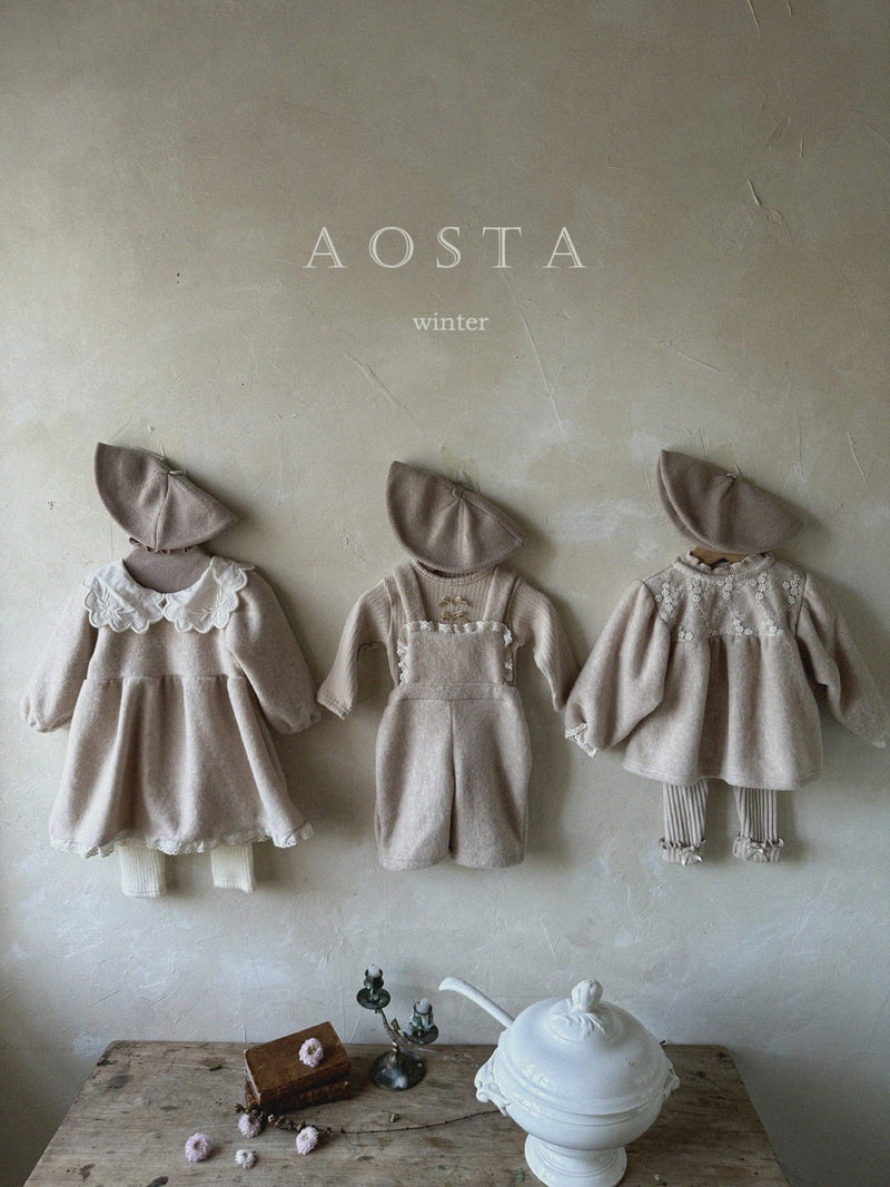 aosta / camellia tee