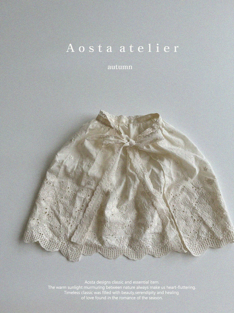 aosta / lace apron