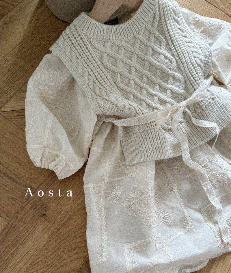 aosta / knit vest