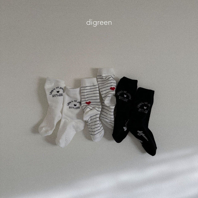 digreen / love socks