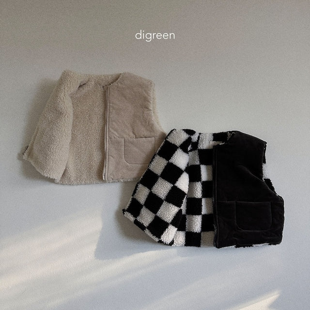 digreen / crispy vest