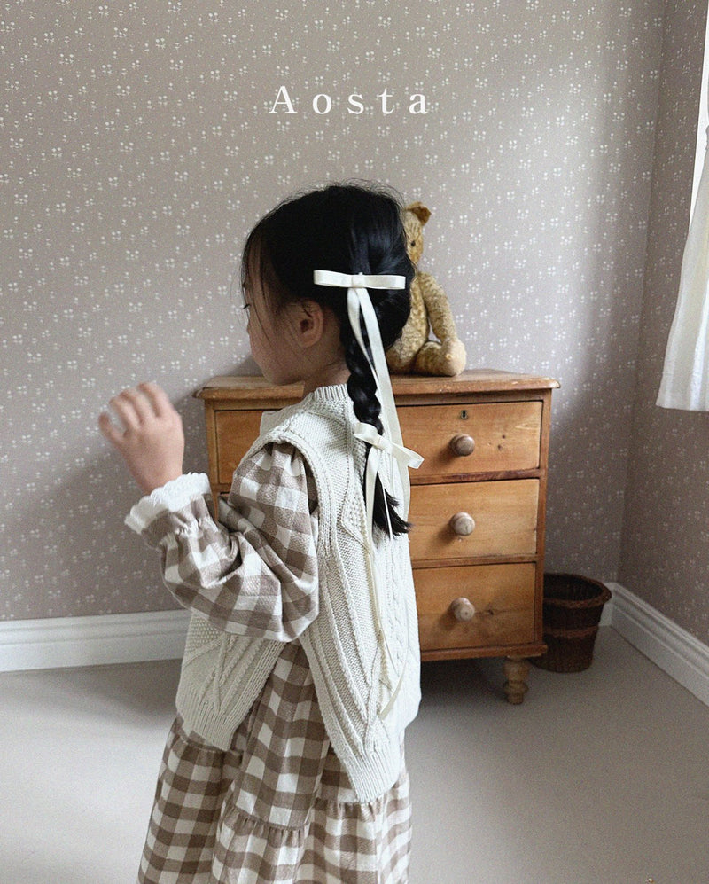 aosta / knit vest