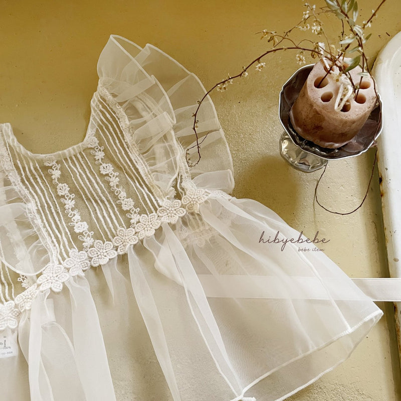 hi byebebe / bebe organza apron