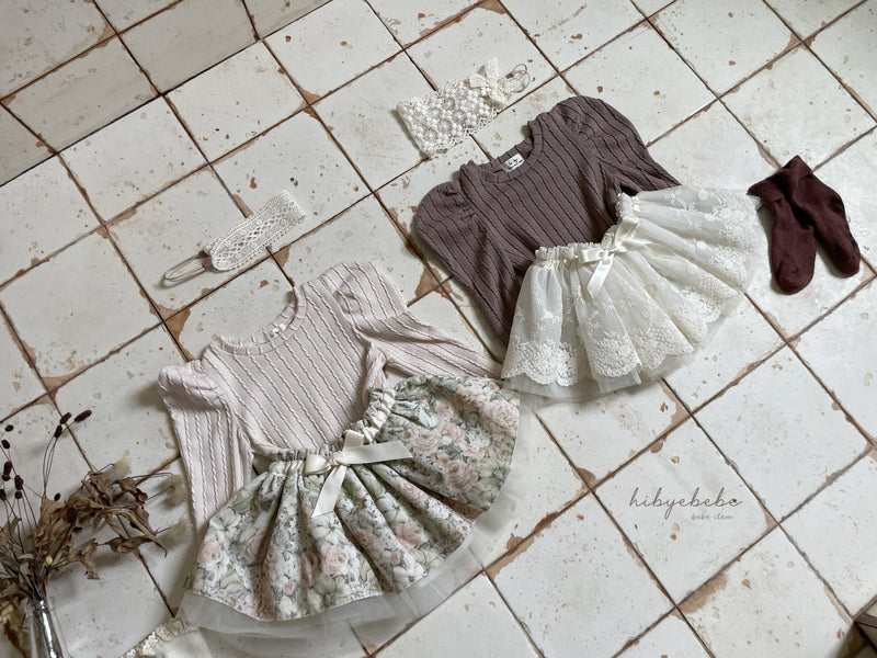 hi byebebe / bebe Juliet lace skirt