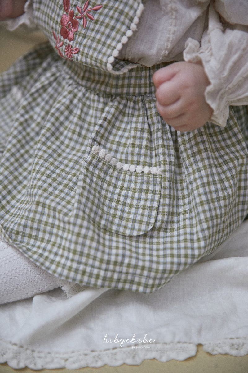 hi byebebe / bebe bell check suspender skirt