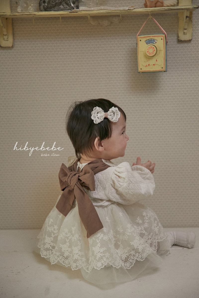 hi byebebe / bebe marguerite lace suit