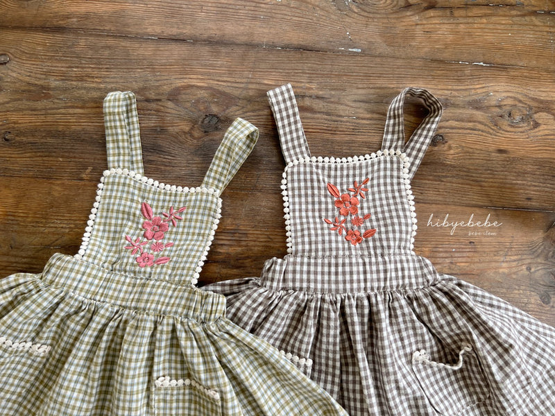 hi byebebe / bebe bell check suspender skirt