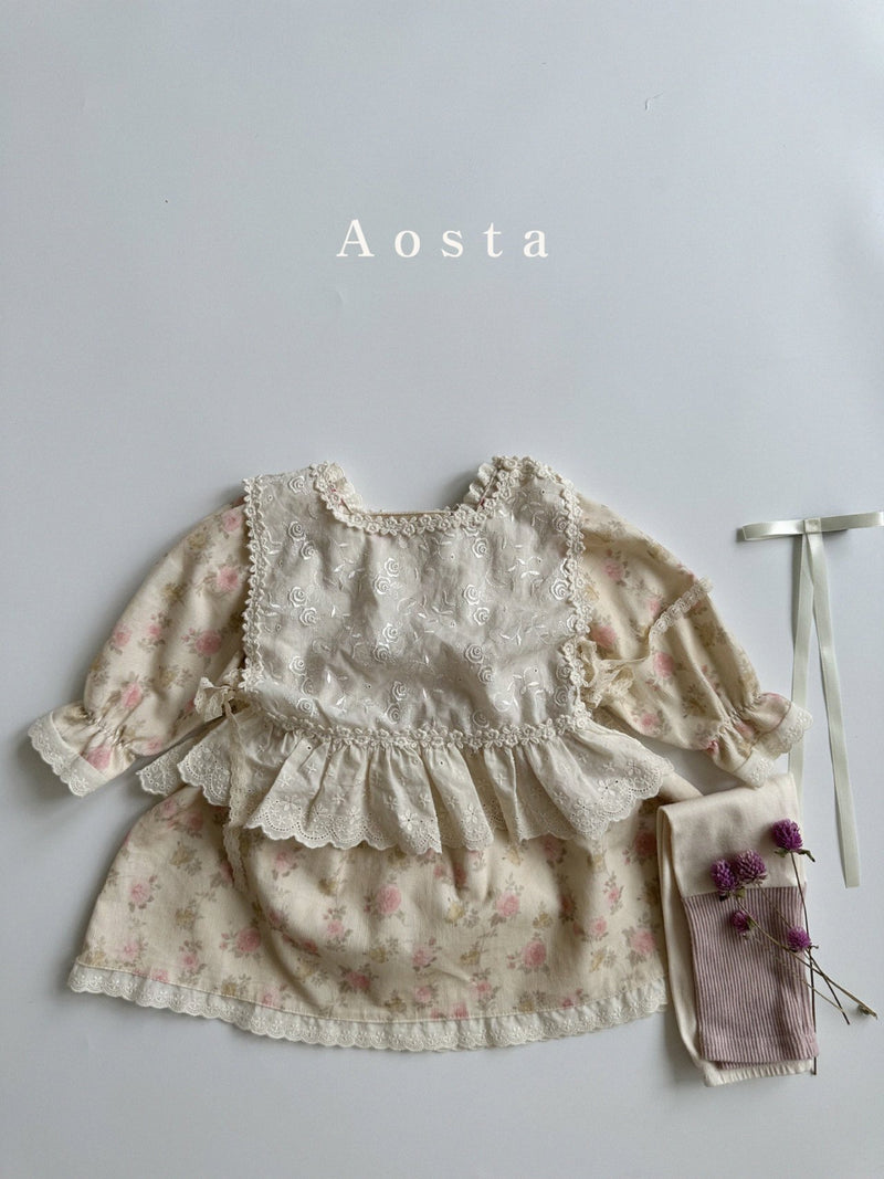 aosta / lace vest