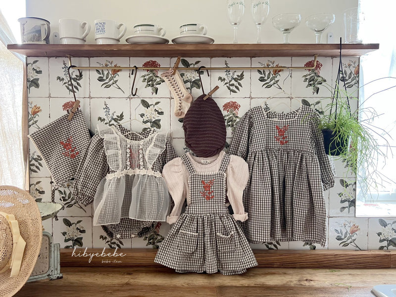 hi byebebe / bebe bell check suspender skirt