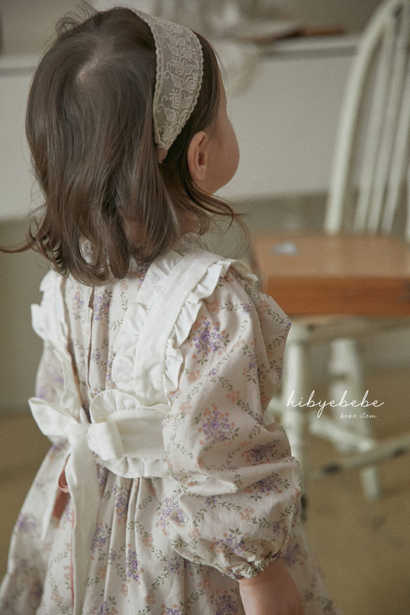 hi byebebe / bebe about frill bustier