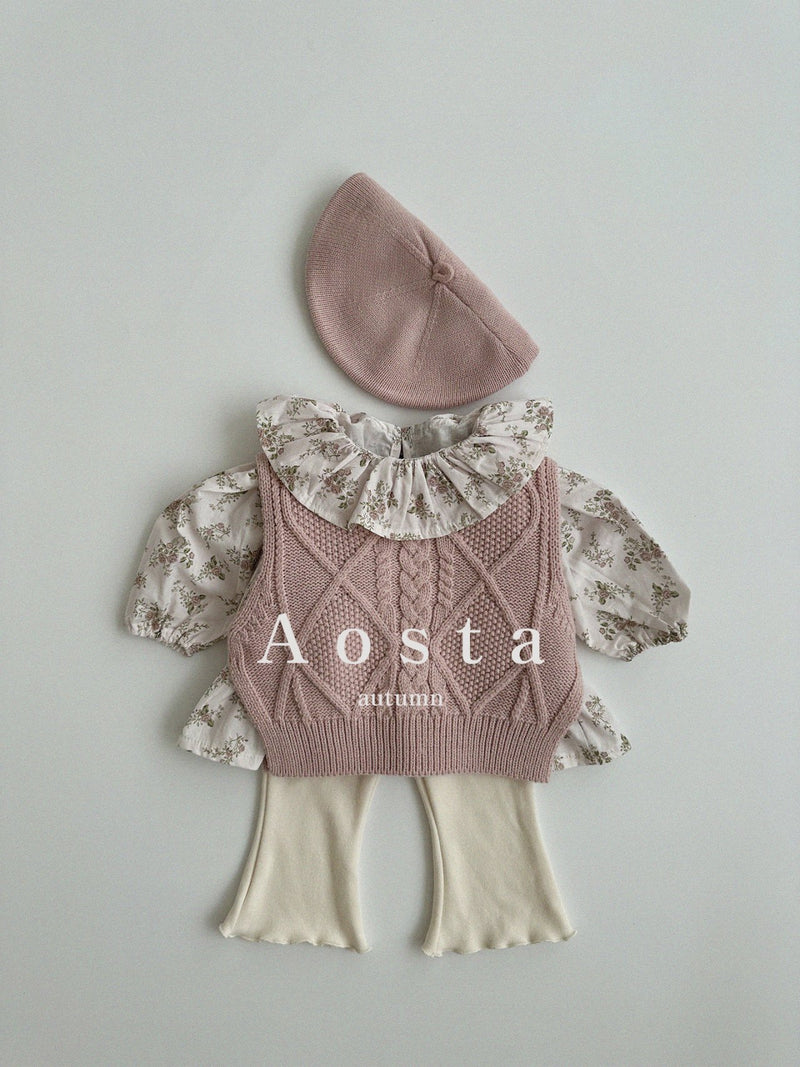aosta / knit vest