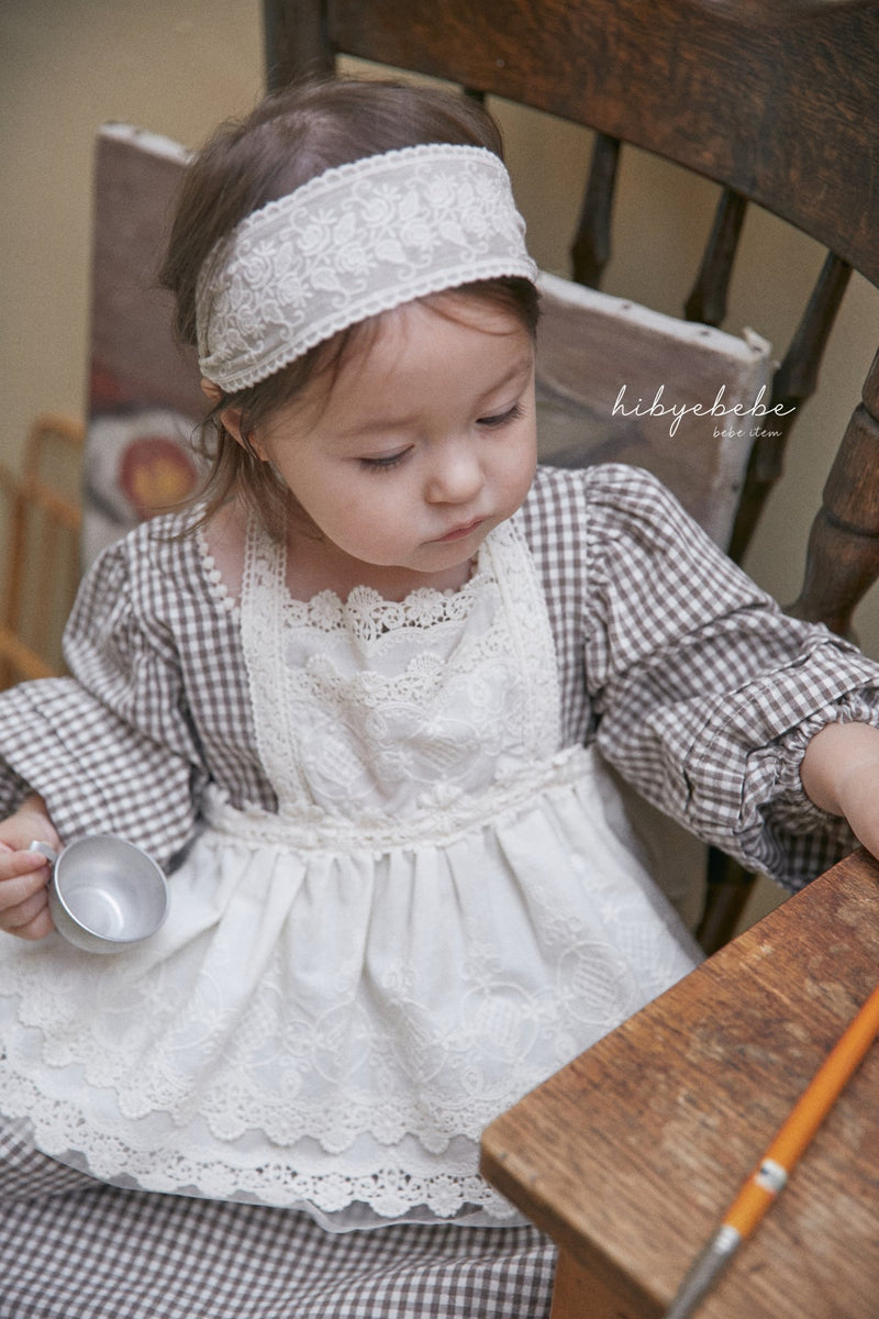 hi byebebe / bebe cotton lace bustier