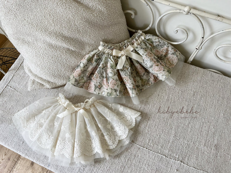 hi byebebe / bebe Juliet lace skirt