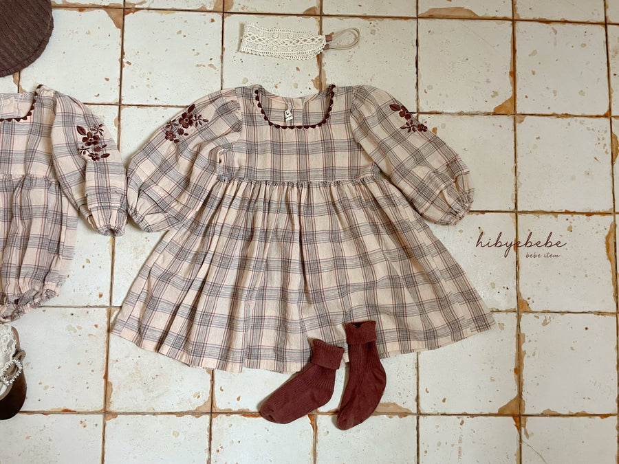 Oren / hibyebebe – sheep closet