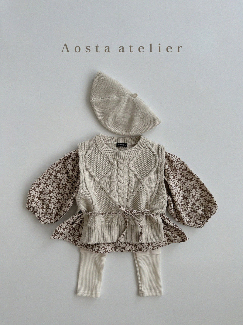 aosta / knit vest