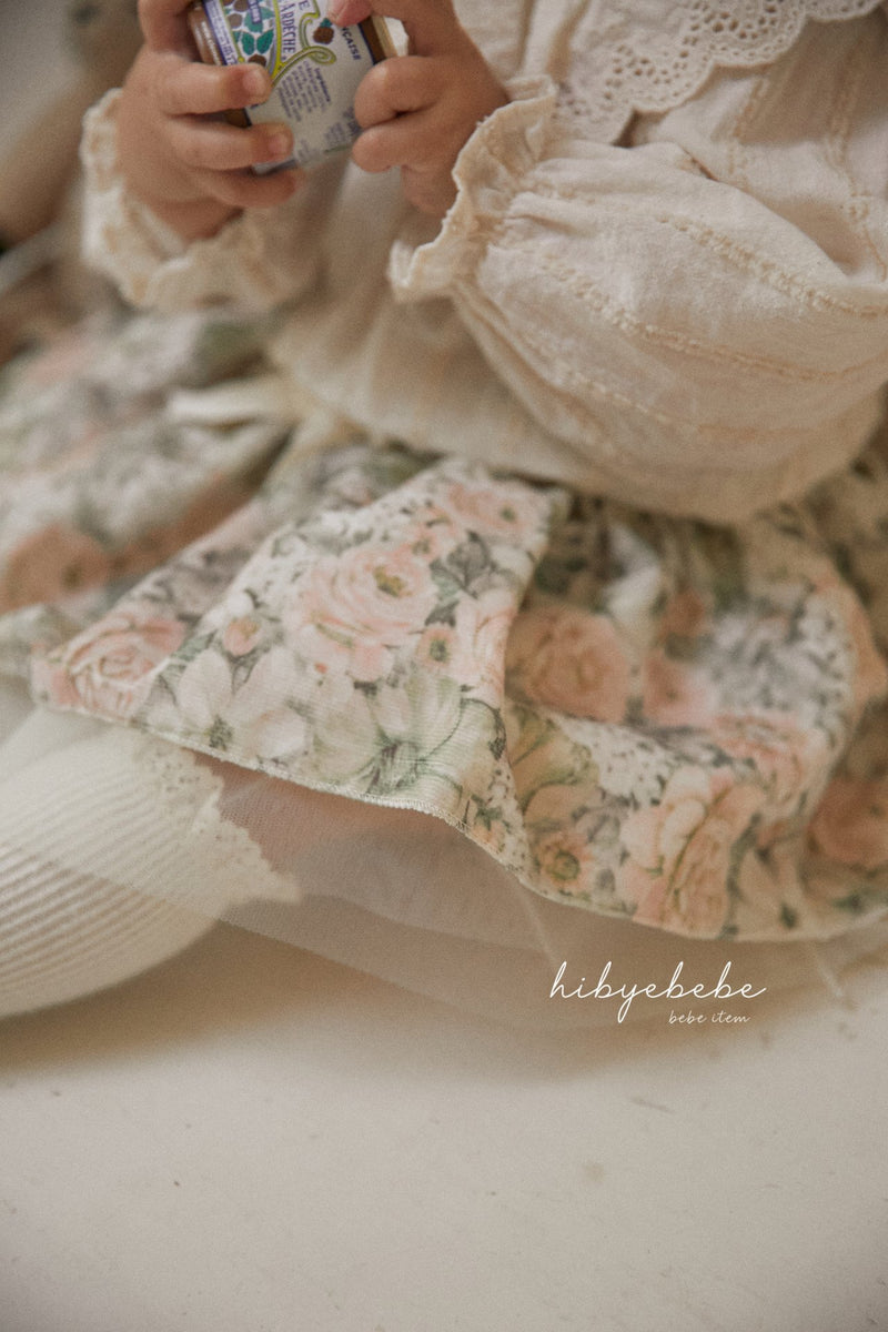hi byebebe / bebe rose garden skirt