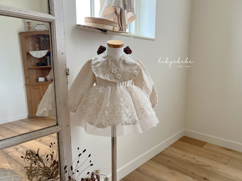 hi byebebe / bebe marguerite lace suit