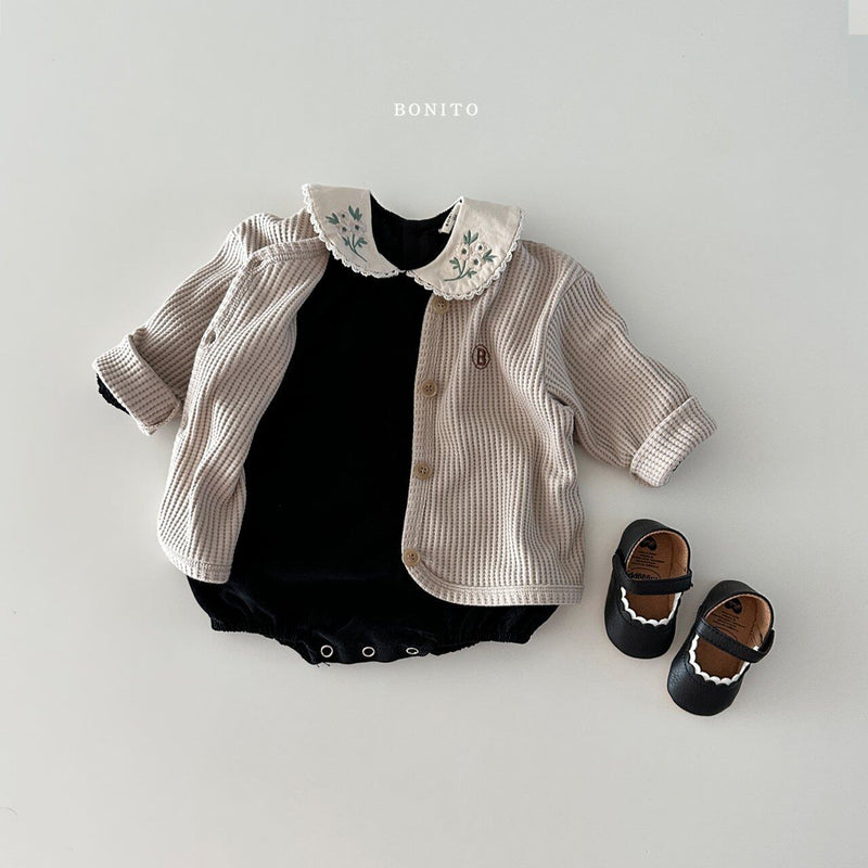 bonito / corduroy flower collar suit